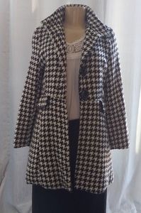 Last Kiss 💋 Black and White chevron print coat